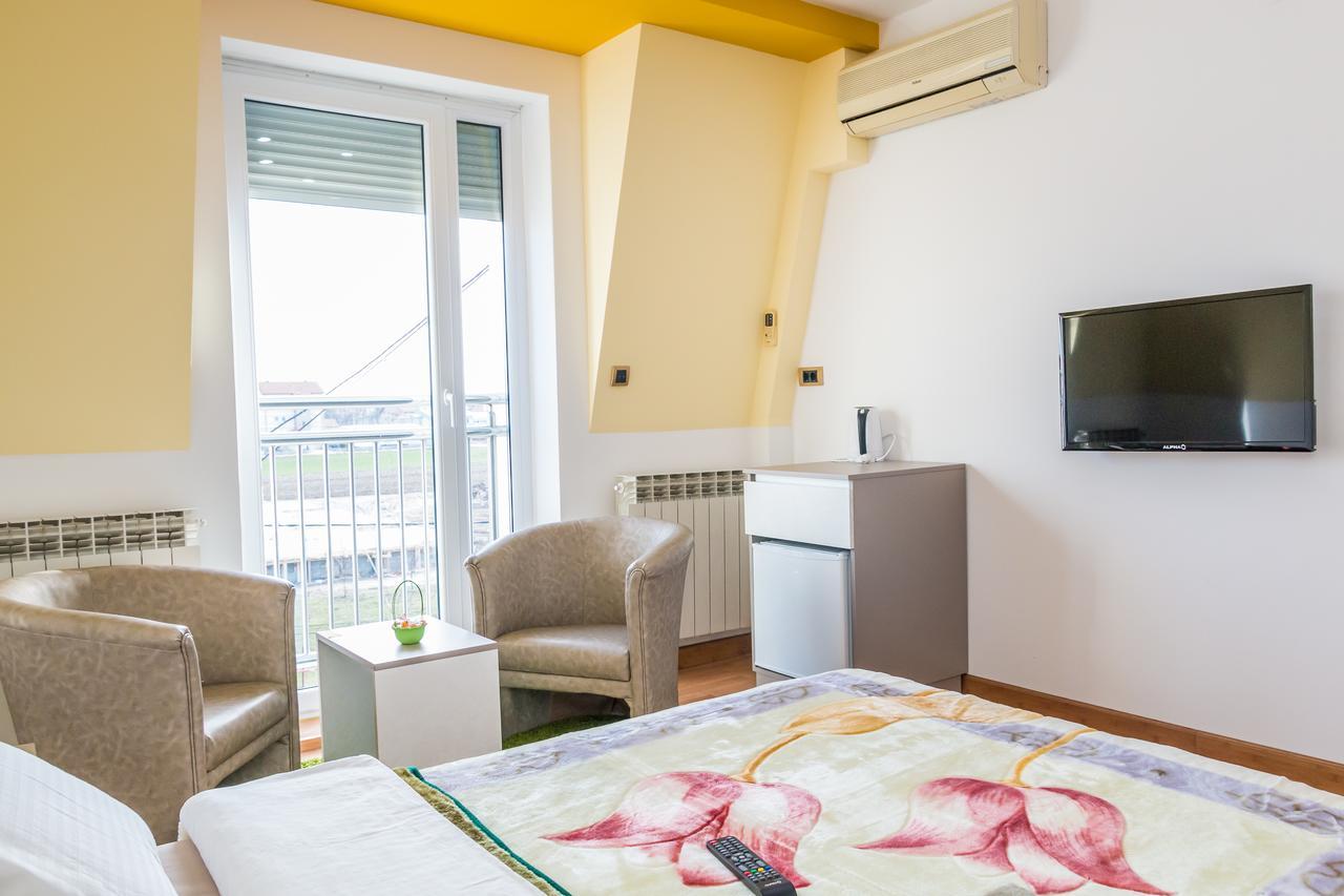 Kalanj Apartmani I Sobe Belgrado Buitenkant foto